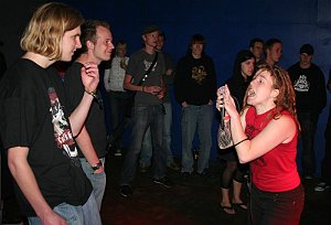 2006-05-20_RaisedFist_Arnhem